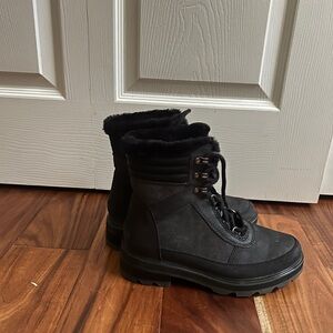 Sorel Black Fur Trim Lace-Up Winter Boots- worn once!